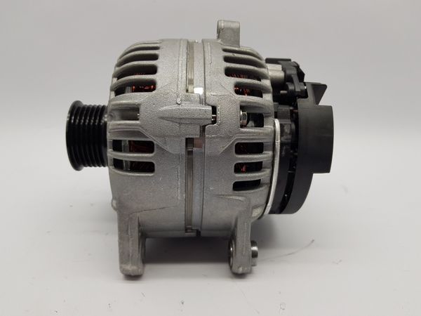 Lichtmaschine Generator Renault 8200692869 0124525135 2.0 16V Bosch