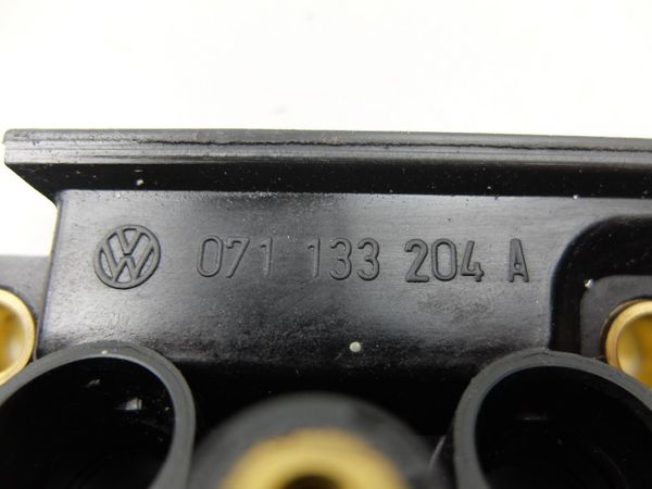 Ansaugkrümmer  2,3 V5 071133204A Volkswagen