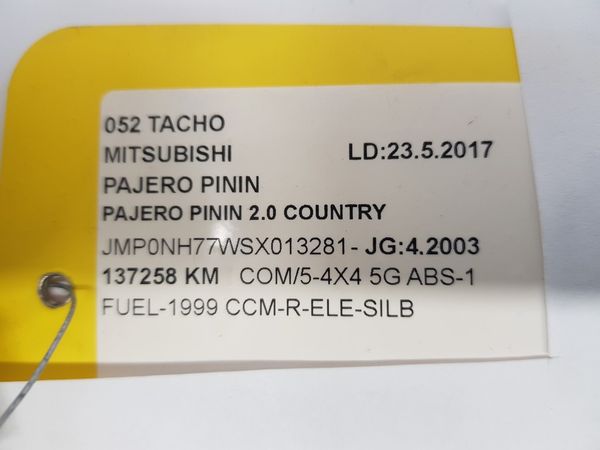 Tacho Kombiinstrument Mitsubishi Pajero MR975308 257330-8590
