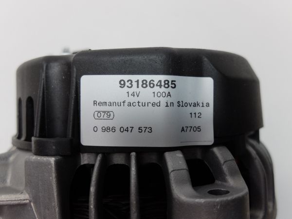 Lichtmaschine Generator   Neues Original 0986047573 93186485 Opel