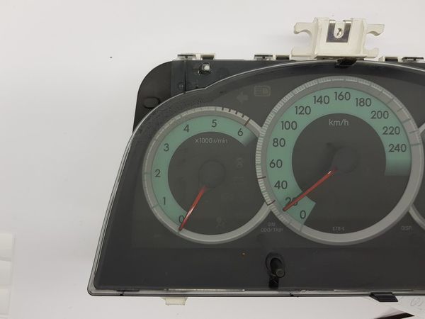 Tacho Kombiinstrument  Toyota Corolla Verso 83800-0F092-A