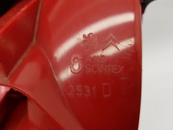 Heckleuchte Rückleuchte Rücklicht Rechts Hinten Peugeot 206 6351P1 Axo Scintex