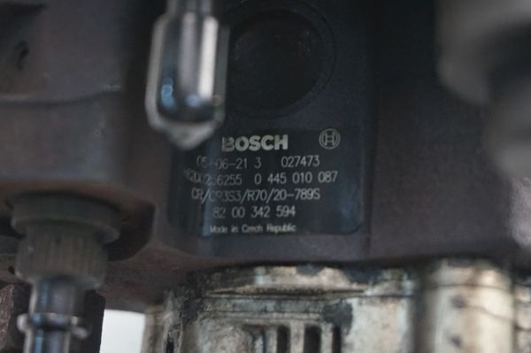 Einspritzpumpe 0445010087 8200342594 1.9 dci Bosch Renault